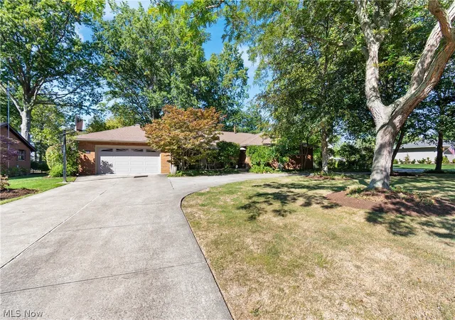 Photo 3 of Sale Pending at 37523 Arlington Dr, Willoughby, OH 44094 | MLS# 5236574 | Listing updated on 2026-10-06