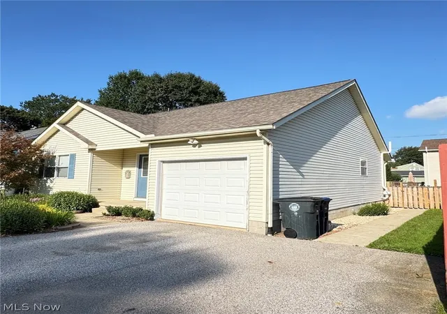 Photo 2 of Single family home for sale at 115 Sabetha Pl, Akron, OH 44313 | MLS# 5236634 | Listing updated on 2026-08-26