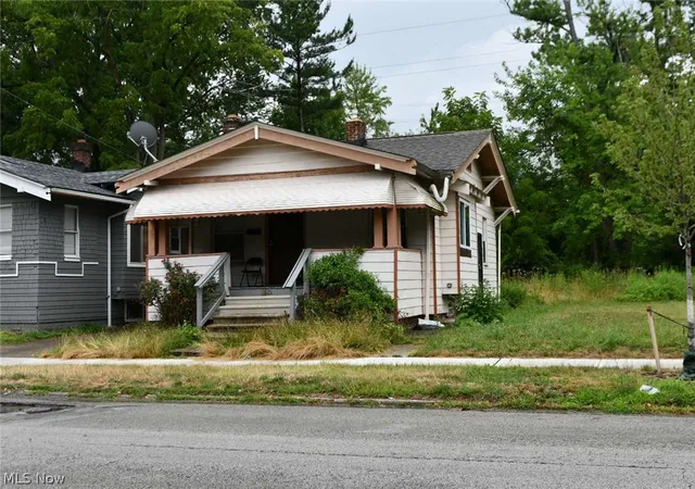 Photo 3 of Single family home for sale at 1582 E 133rd Street, Cleveland, OH 44112 | MLS# 5235152 | Listing updated on 2026-08-14