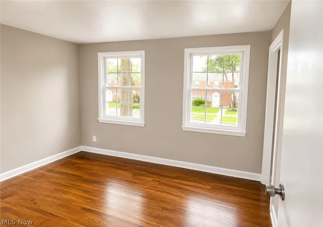 Listing Photo 5 - Condo for sale in building located at 451 Clearview Dr, Euclid, OH 44123