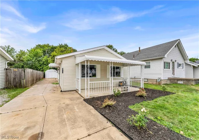 Photo 1 of Sale Pending at 320 Elberta Dr, Vermilion, OH 44089 | MLS# 5231199 | Listing updated on 2026-08-21