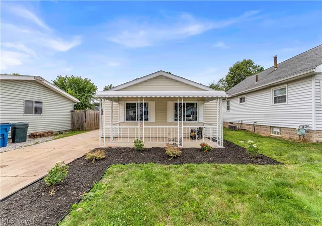 Photo 2 of Sale Pending at 320 Elberta Dr, Vermilion, OH 44089 | MLS# 5231199 | Listing updated on 2026-08-21