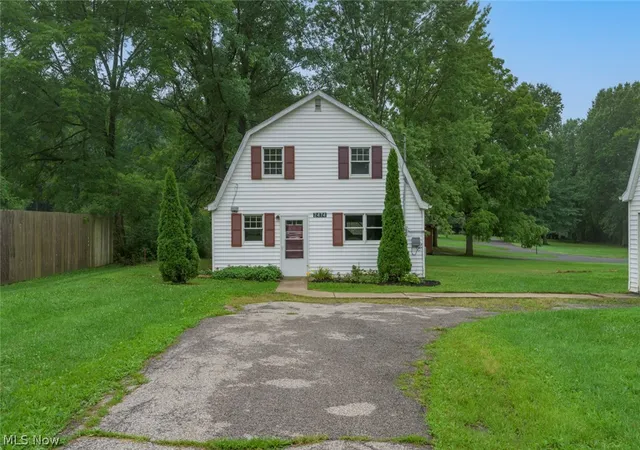Photo 1 of Sale Pending at 2474 Cadwallader Sonk Rd, Cortland, OH 44410 | MLS# 5235904 | Listing updated on 2026-08-18