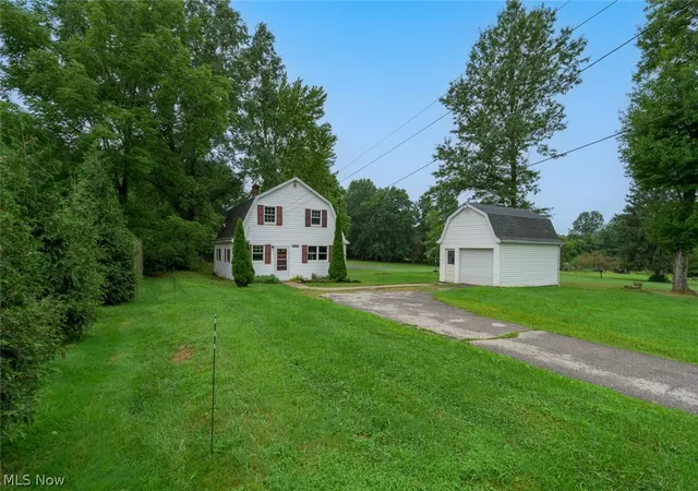 Photo 2 of Sale Pending at 2474 Cadwallader Sonk Rd, Cortland, OH 44410 | MLS# 5235904 | Listing updated on 2026-08-18