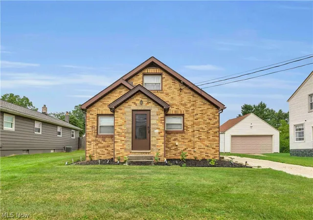 Photo 1 of Single family home for sale at 313 Woodside Ave Ne, North Canton, OH 44720 | MLS# 5236719 | Listing updated on 2026-10-03