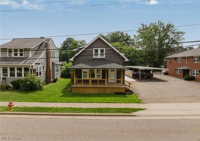 Photo 2 of Sale Pending at 1217 Hankins Rd Ne, Massillon, OH 44646 | MLS# 5236645 | Listing updated on 2026-08-19