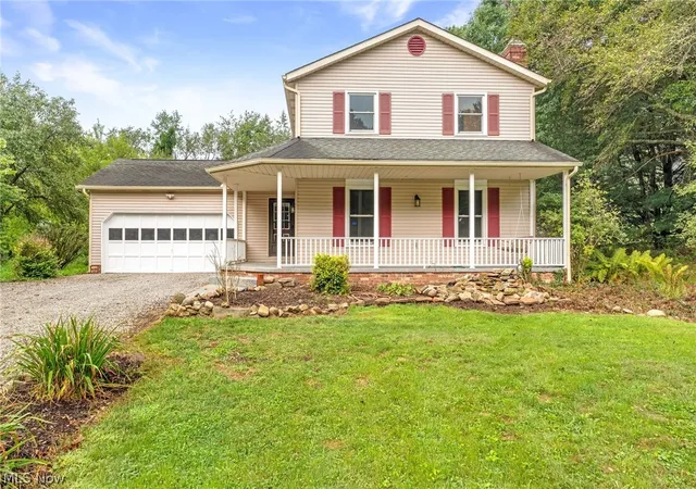 Photo 2 of Single family home for sale at 1404 Kristen Cir, Mogadore, OH 44260 | MLS# 5236751 | Listing updated on 2026-08-17