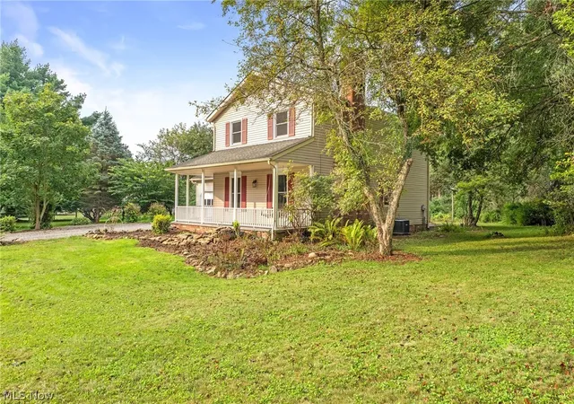 Photo 3 of Single family home for sale at 1404 Kristen Cir, Mogadore, OH 44260 | MLS# 5236751 | Listing updated on 2026-08-17