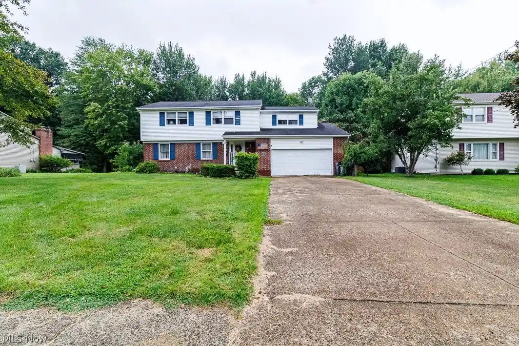 Photo 1 of Single family home for sale at 545 Oakridge Dr, Youngstown, OH 44512 | MLS# 5236096 | Listing updated on 2026-10-19