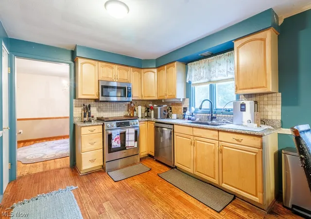 Photo 3 of Single family home for sale at 545 Oakridge Dr, Youngstown, OH 44512 | MLS# 5236096 | Listing updated on 2026-08-14