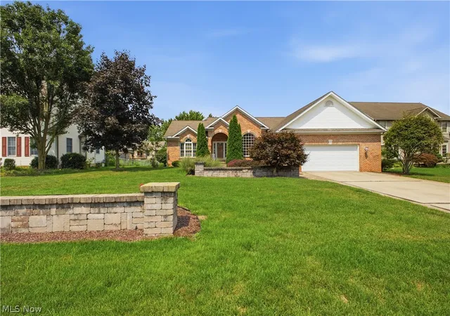 Photo 2 of Sale Pending at 892 Mayfield Dr, Youngstown, OH 44512 | MLS# 5236763 | Listing updated on 2026-08-16