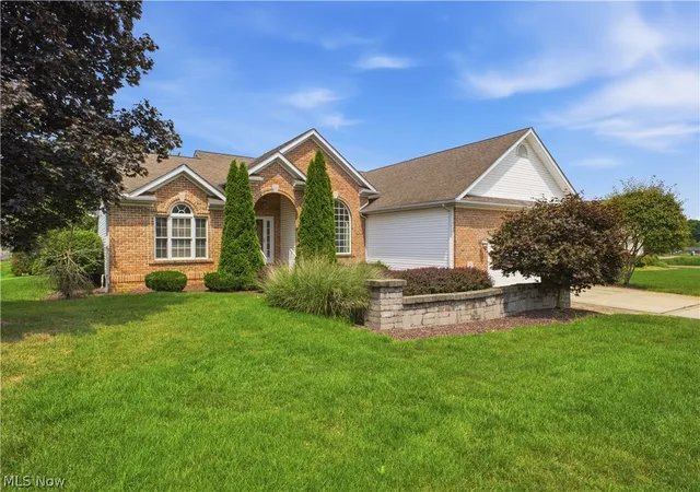 Photo 2 of Sale Pending at 892 Mayfield Dr, Youngstown, OH 44512 | MLS# 5236763 | Listing updated on 2026-08-16