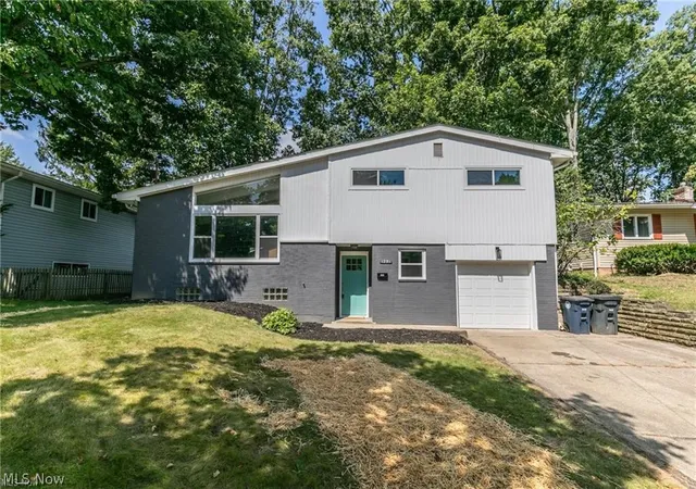 Photo 1 of Single family home for sale at 1291 Winhurst Dr, Akron, OH 44313 | MLS# 5235337 | Listing updated on 2026-08-27