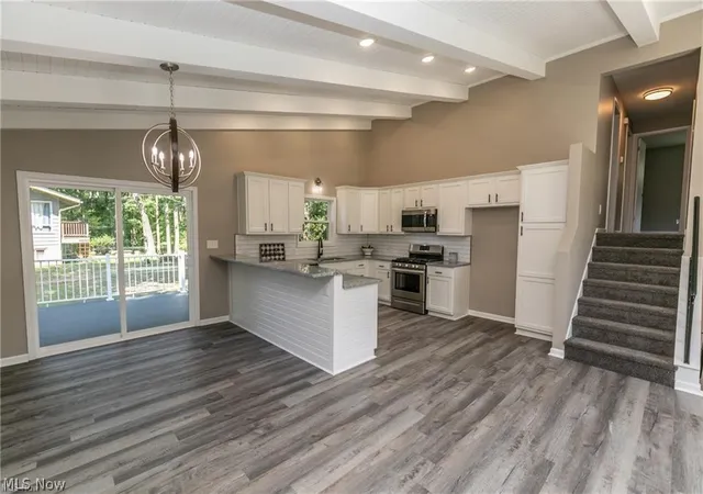 Photo 4 of Single family home for sale at 1291 Winhurst Dr, Akron, OH 44313 | MLS# 5235337 | Listing updated on 2026-08-27