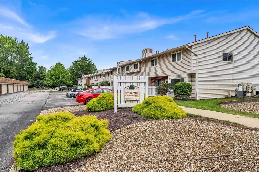Listing Photo 1 - Condo for sale in 4300 Hyde Park Ct located at 4300 Hyde Park Ct, North Olmsted, OH 44070 - Unit 4300 Hyde Park Ct