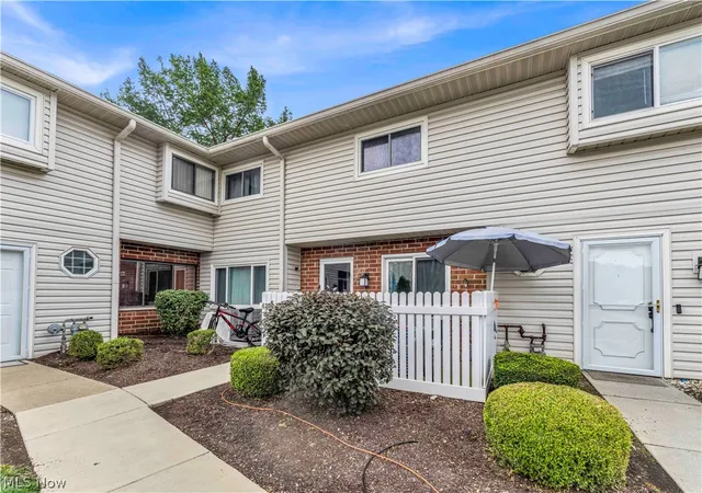 Photo 2 of Condo for sale at 4300 Hyde Park Ct #7, North Olmsted, OH 44070 | MLS# 5236263 | Listing updated on 2026-08-28