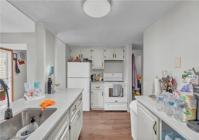 Photo 4 of Condo for sale at 4300 Hyde Park Ct #7, North Olmsted, OH 44070 | MLS# 5236263 | Listing updated on 2026-08-28