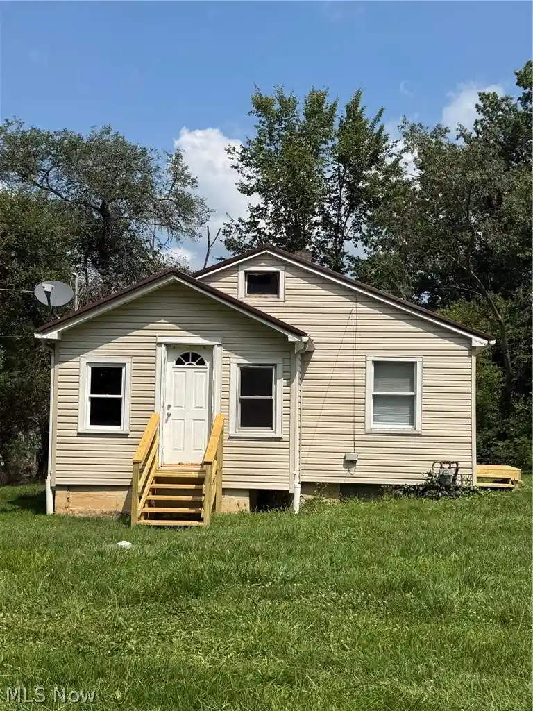 Single family home for sale at 4966 Collins Dr, Newton Falls, OH 44444 | MLS# 5236768