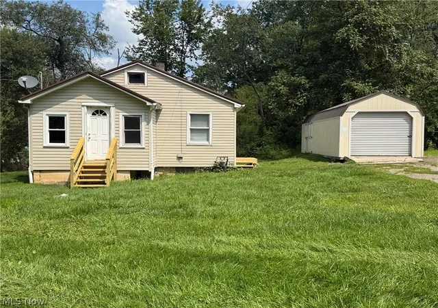 Photo 2 of Single family home for sale at 4966 Collins Dr, Newton Falls, OH 44444 | MLS# 5236768 | Listing updated on 2026-09-20
