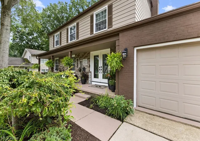 Photo 2 of Sale Pending at 578 Martinique Cir, Stow, OH 44224 | MLS# 5236539 | Listing updated on 2026-08-19