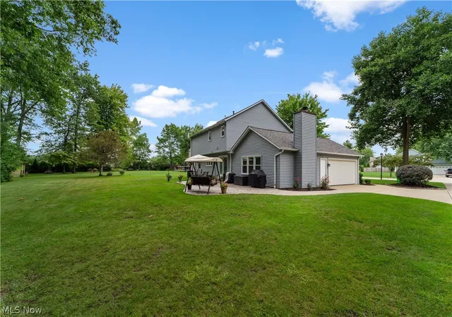 Photo 2 of Sale Pending at 376 Creekside Dr, Avon Lake, OH 44012 | MLS# 5236710 | Listing updated on 2026-08-19