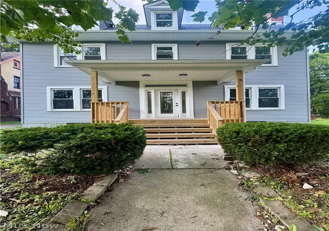 Single family home for sale at 248 Lora Ave, Youngstown, OH 44504 | MLS# 5236848