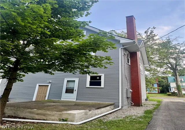Photo 4 of Single family home for sale at 248 Lora Ave, Youngstown, OH 44504 | MLS# 5236848 | Listing updated on 2026-09-24