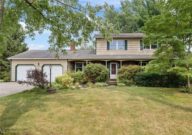 Photo 3 of Sale Pending at 34 Kehner Rd, Mogadore, OH 44260 | MLS# 5236806 | Listing updated on 2026-10-06