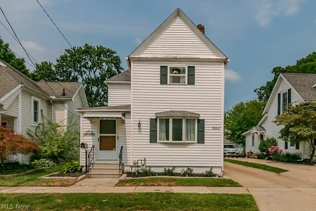 Photo 1 of Single family home for sale at 38247 Union St, Willoughby, OH 44094 | MLS# 5235823 | Listing updated on 2026-10-13