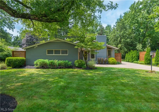 Photo 3 of Single family home for sale at 374 Bradley Rd, Bay Village, OH 44140 | MLS# 5236652 | Listing updated on 2026-08-26