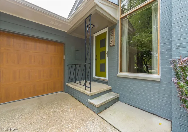 Photo 4 of Single family home for sale at 374 Bradley Rd, Bay Village, OH 44140 | MLS# 5236652 | Listing updated on 2026-08-26
