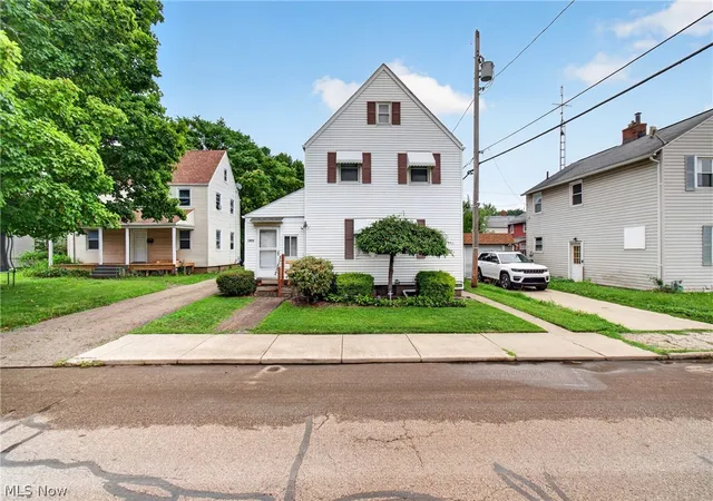 Photo 1 of Sale Pending at 1392 Maryland Ave Sw, Canton, OH 44710 | MLS# 5236505 | Listing updated on 2026-08-29