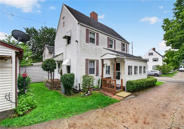 Photo 2 of Sale Pending at 1392 Maryland Ave Sw, Canton, OH 44710 | MLS# 5236505 | Listing updated on 2026-08-29
