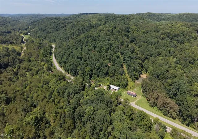 Photo 4 of Sale Pending at 1054 Bergholz Rd SE, Bergholz, OH 43908 | MLS# 5236696 | Listing updated on 2026-09-17