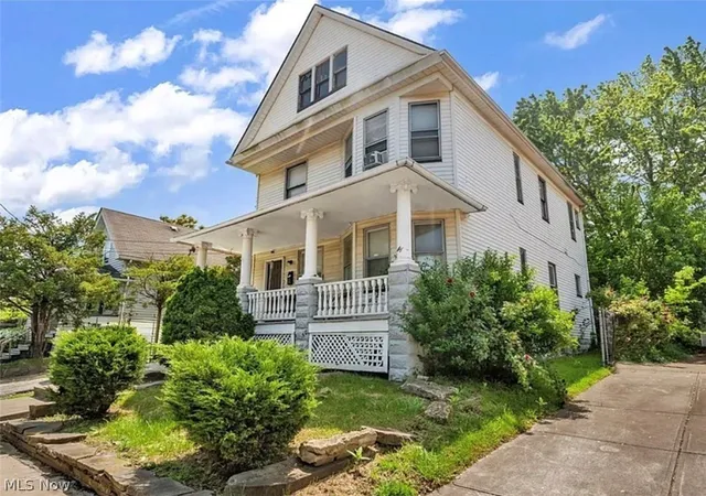 Listing Photo 3 - Condo for sale in building located at 6734 Baxter Ave, Cleveland, OH 44105