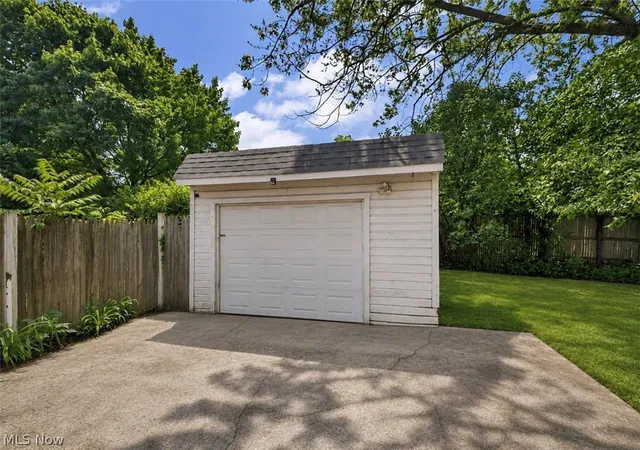 Listing Photo 5 - Condo for sale in building located at 6734 Baxter Ave, Cleveland, OH 44105