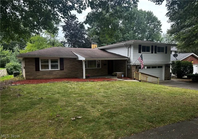Photo 3 of Sale Pending at 182 Wayne Ave, Akron, OH 44301 | MLS# 5236905 | Listing updated on 2026-08-21
