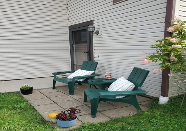 Listing Photo 3 - Condo for sale in building located at 6345 Forest Park Dr, North Ridgeville, OH 44039