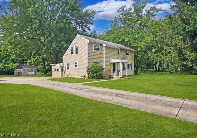 Photo 3 of Single family home for sale at 27304 White Rd, Willoughby Hills, OH 44092 | MLS# 5236850 | Listing updated on 2026-09-25
