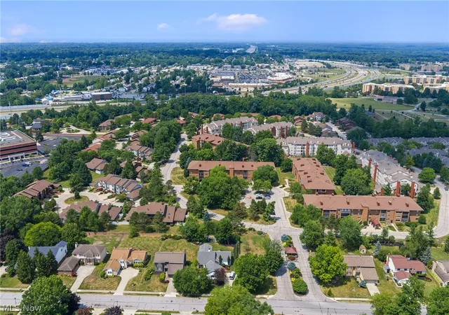 Listing Photo 2 - Condo for sale in building located at 240 Fox Holw Dr, Mayfield Heights, OH 44124 - Unit #403