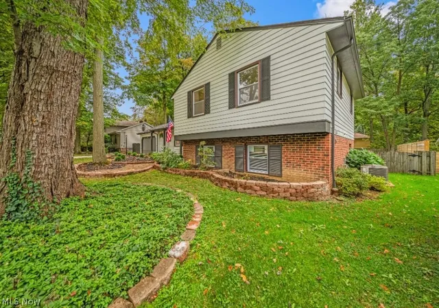 Photo 27 of Single family home for sale at 1066 Eastlawn Dr, Cleveland, OH 44143 | MLS# 5236897 | Listing updated on 2026-08-22