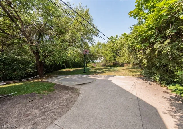 Listing Photo 2 - Condo for sale in building located at 3608 E 147th, Cleveland, OH 44120 - Unit #