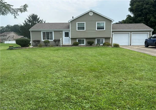 Photo 21 of Single family home for sale at 1302 Huntington Ct, Youngstown, OH 44512 | MLS# 5236846 | Listing updated on 2026-08-18