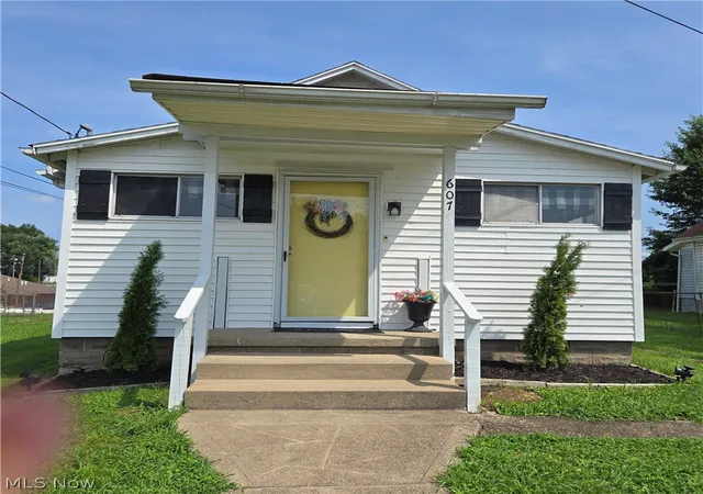 Photo 1 of Single family home for sale at 607 Gladstone St, Parkersburg, WV 26101 | MLS# 5236851 | Listing updated on 2026-08-29