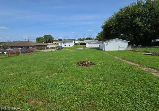 Photo 3 of Single family home for sale at 607 Gladstone St, Parkersburg, WV 26101 | MLS# 5236851 | Listing updated on 2026-09-30