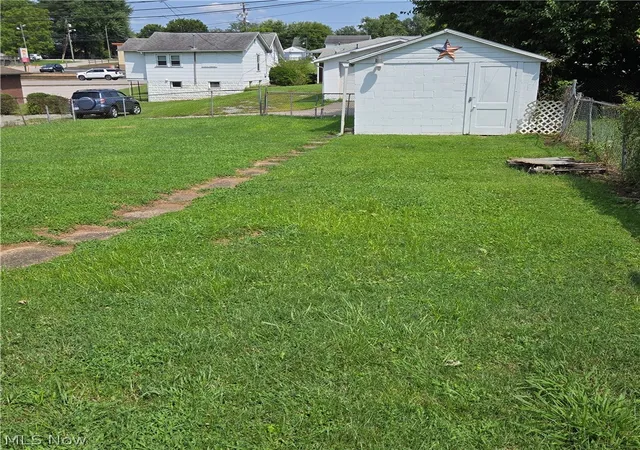 Photo 4 of Single family home for sale at 607 Gladstone St, Parkersburg, WV 26101 | MLS# 5236851 | Listing updated on 2026-09-30