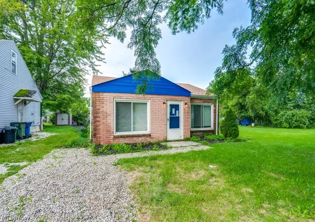 Photo 2 of Single family home for sale at 396 Niagara Rd, Vermilion, OH 44089 | MLS# 5236992 | Listing updated on 2026-08-27