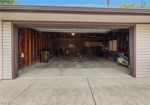 Photo 3 of Sale Pending at 9537 Elsmere Dr, Cleveland, OH 44130 | MLS# 5236912 | Listing updated on 2026-08-23