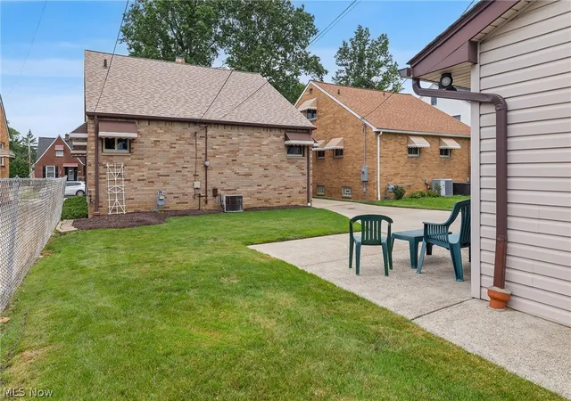 Photo 4 of Sale Pending at 9537 Elsmere Dr, Cleveland, OH 44130 | MLS# 5236912 | Listing updated on 2026-08-23