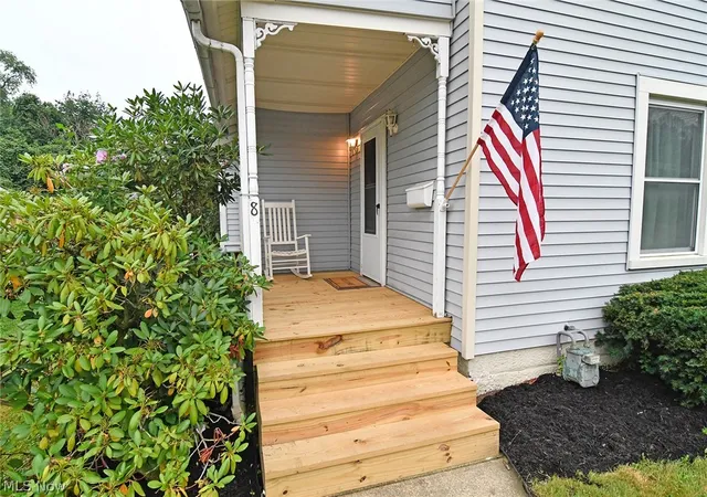 Photo 3 of Sale Pending at 8 Greenbriar Ave, Rittman, OH 44270 | MLS# 5236883 | Listing updated on 2026-09-21